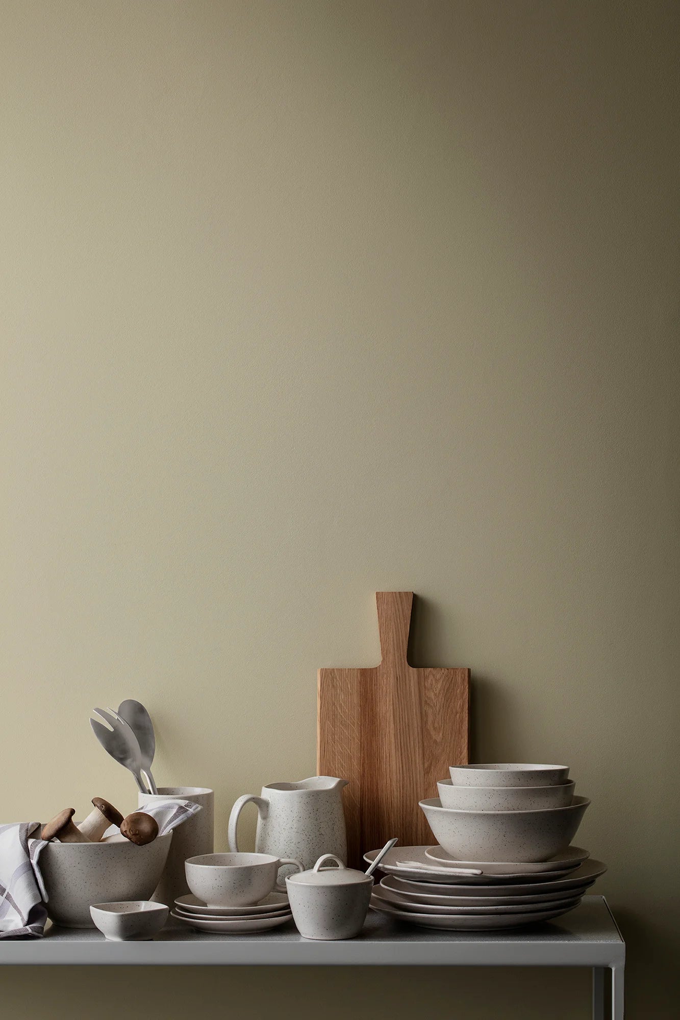 Nordic Vanilla Small Bowl w/Feet