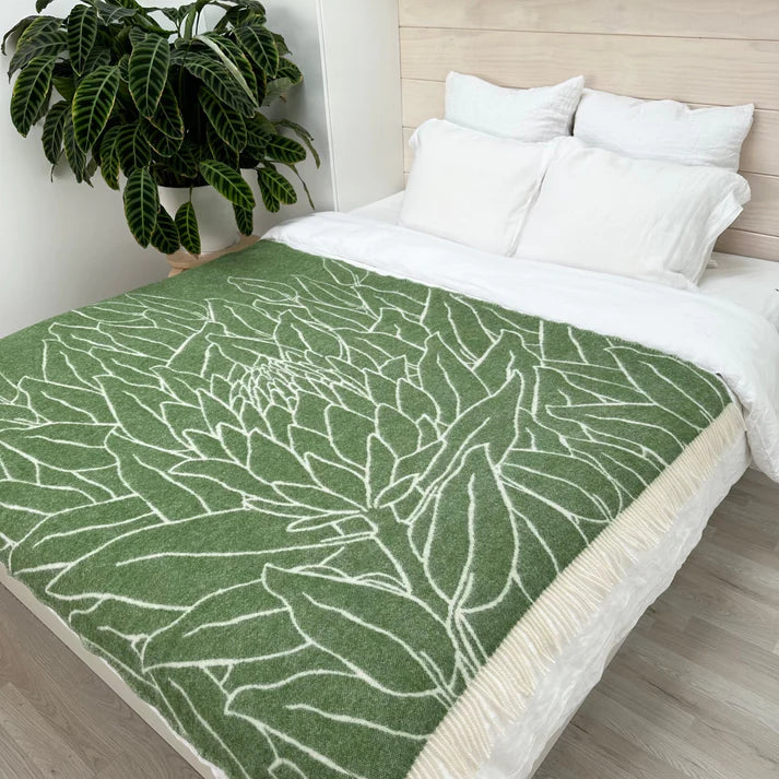 Nordic Chill | Protea | Forest Green