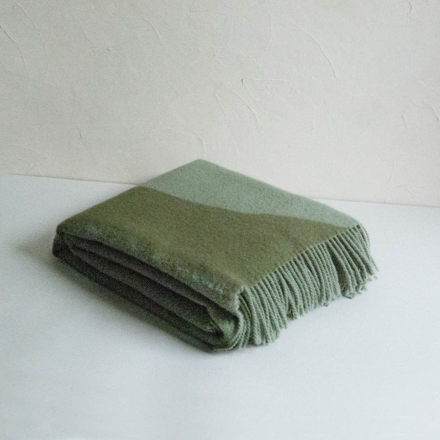 Stream Moss Green | Pure Wool Throw