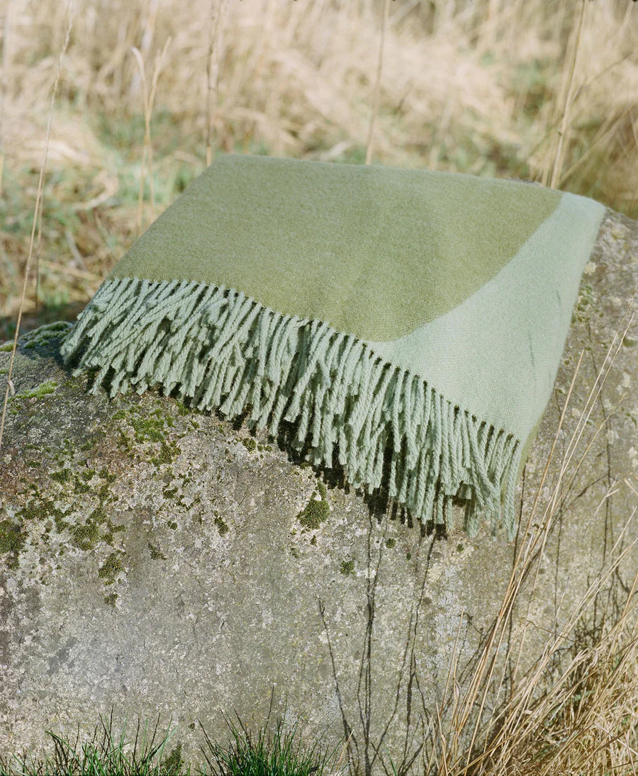 Stream Moss Green | Pure Wool Throw