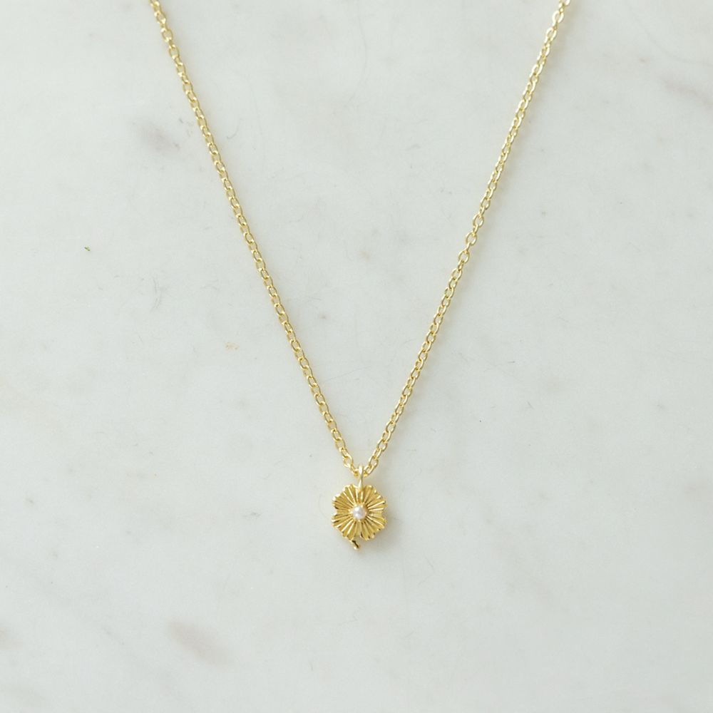 Love Lily Necklace | Gold