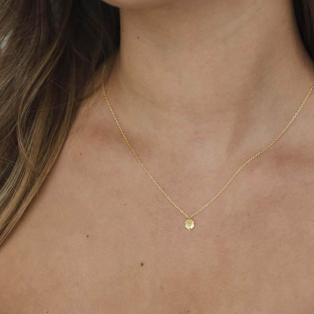 Love Lily Necklace | Gold