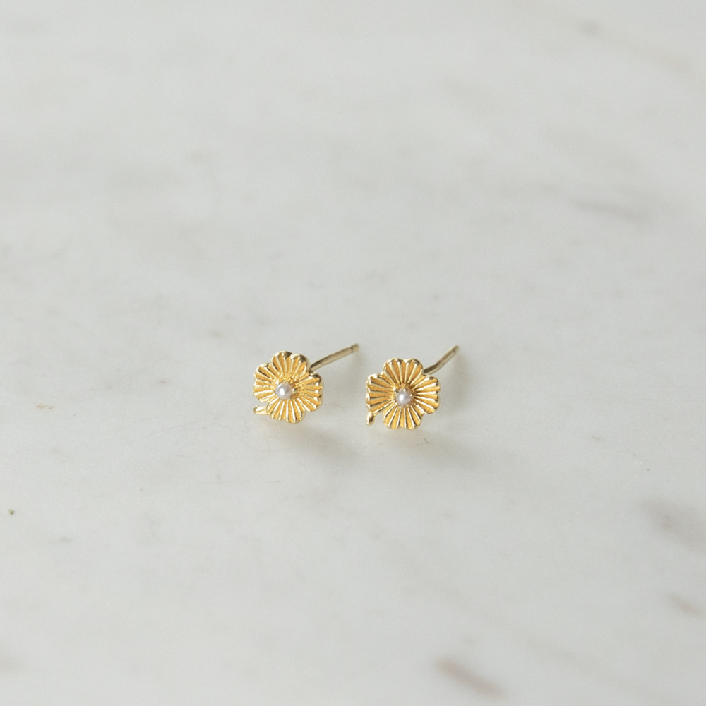 Love Lily Studs | Gold